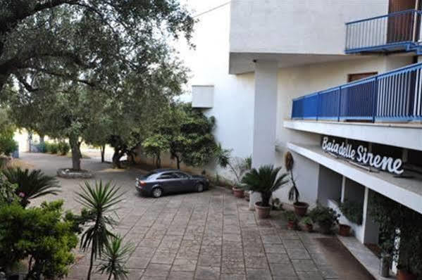 Hotel Baia Delle Sirene มารีนาดีกาเมโรตา ภายนอก รูปภาพ